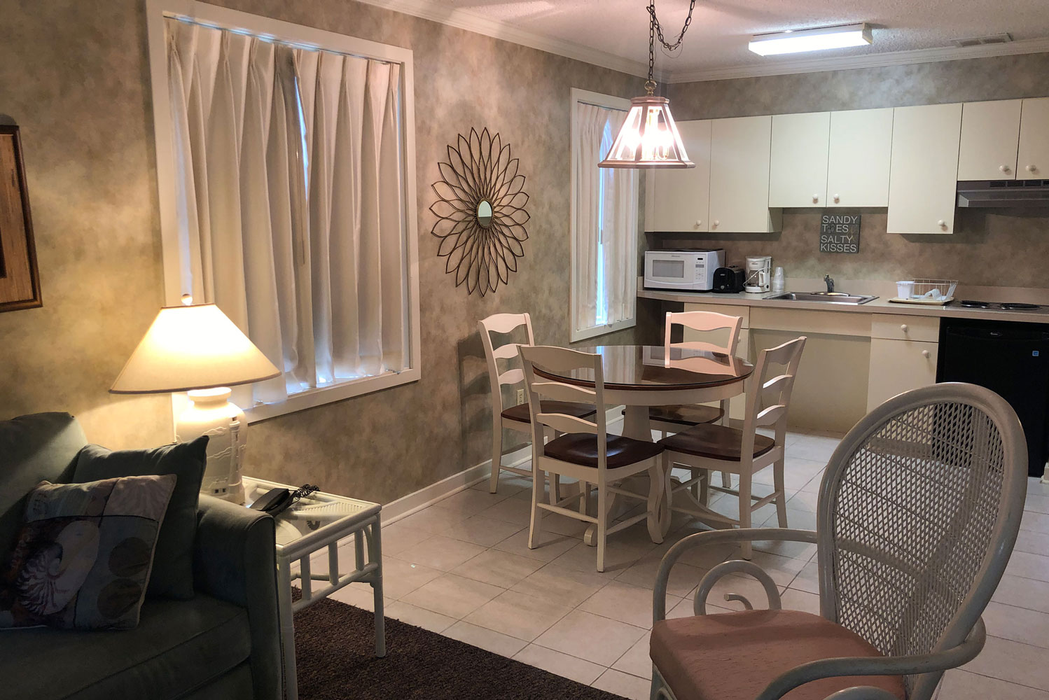 1 Bedroom Apartment - Lower