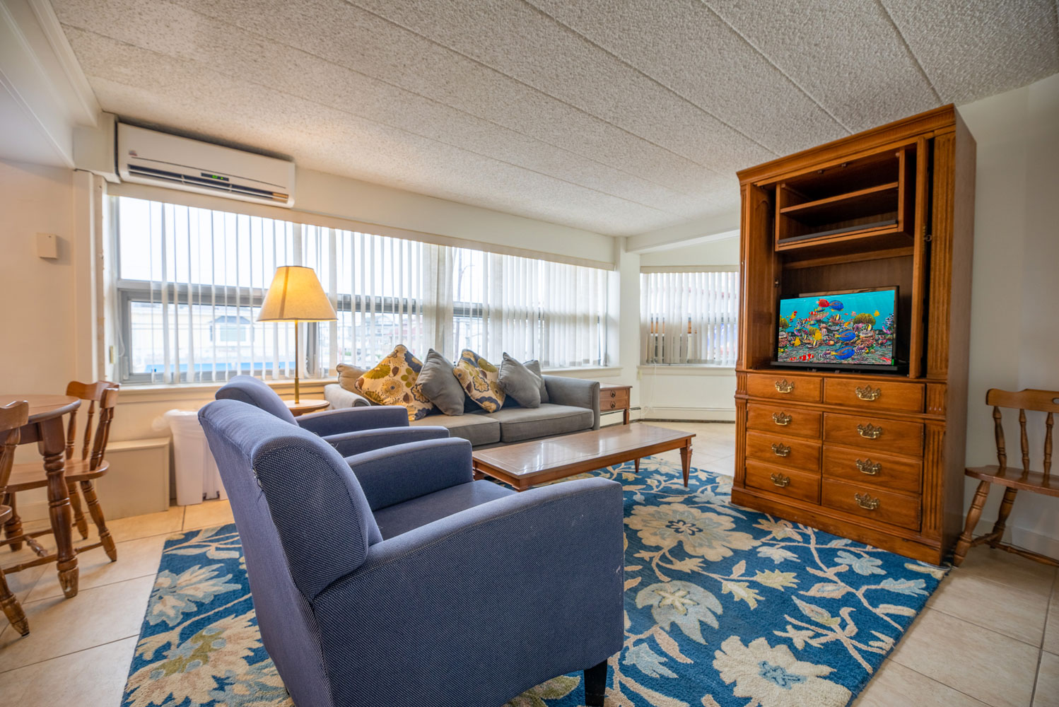 2 BEDROOM / 2 BATHROOM - 1 KING AND 1 QUEEN & SLEEPER SOFA