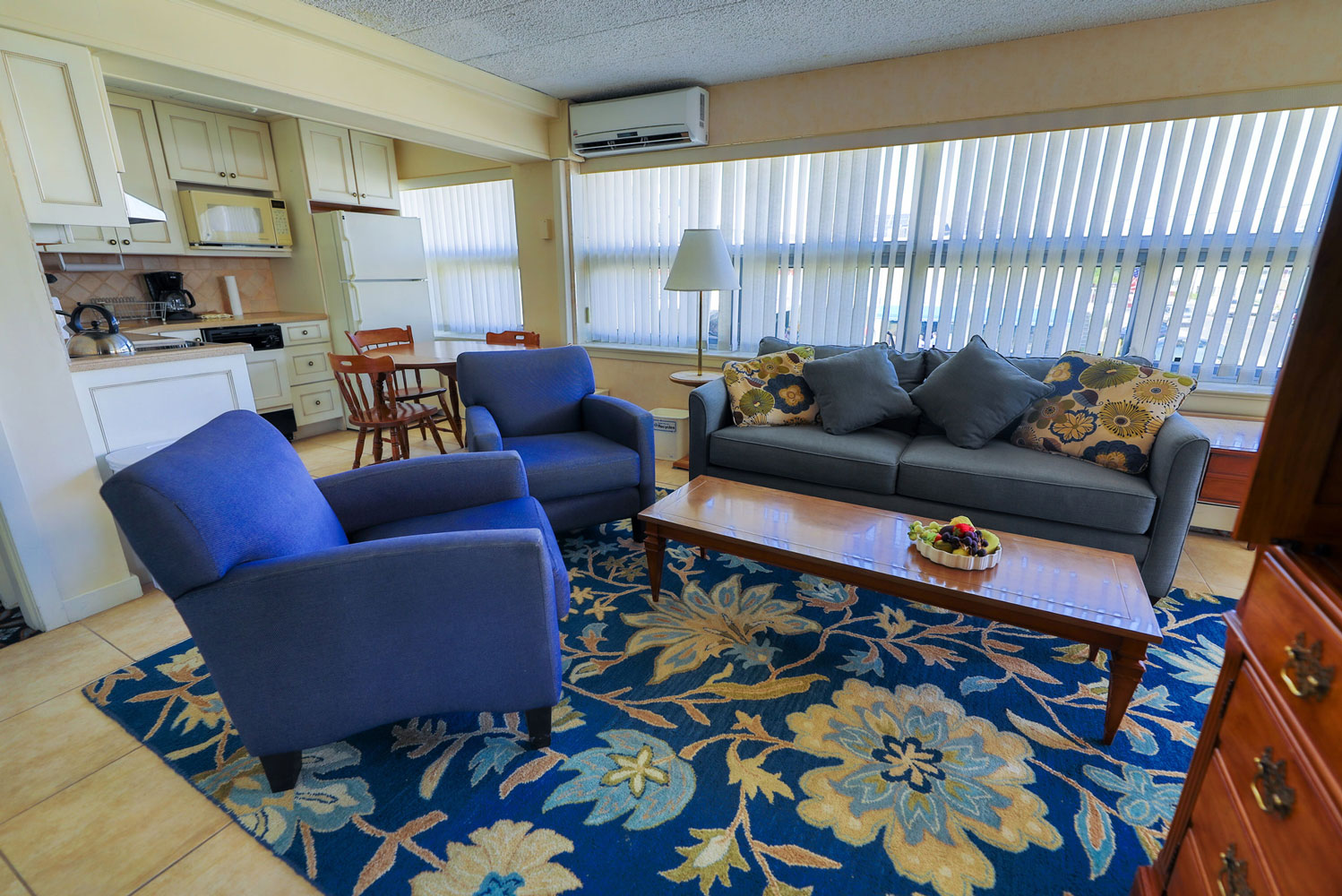 2 BEDROOM / 2 BATHROOM - 1 KING AND 1 QUEEN & SLEEPER SOFA