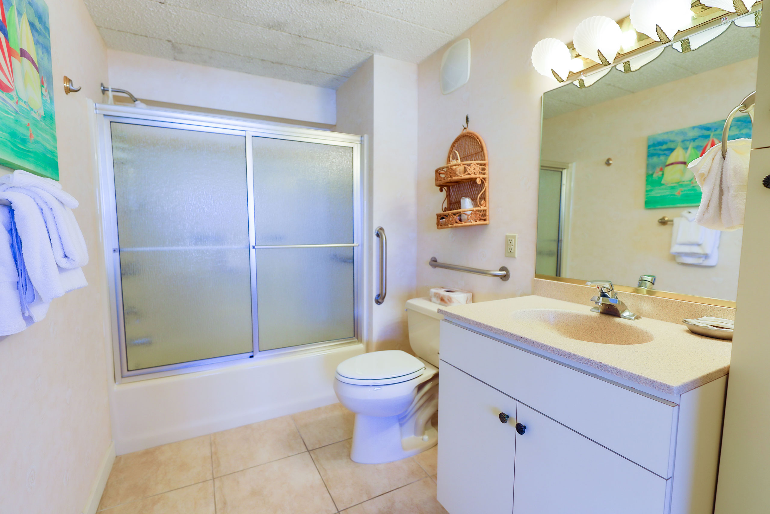 2 BEDROOM / 2 BATHROOM - 1 KING AND 1 QUEEN & SLEEPER SOFA